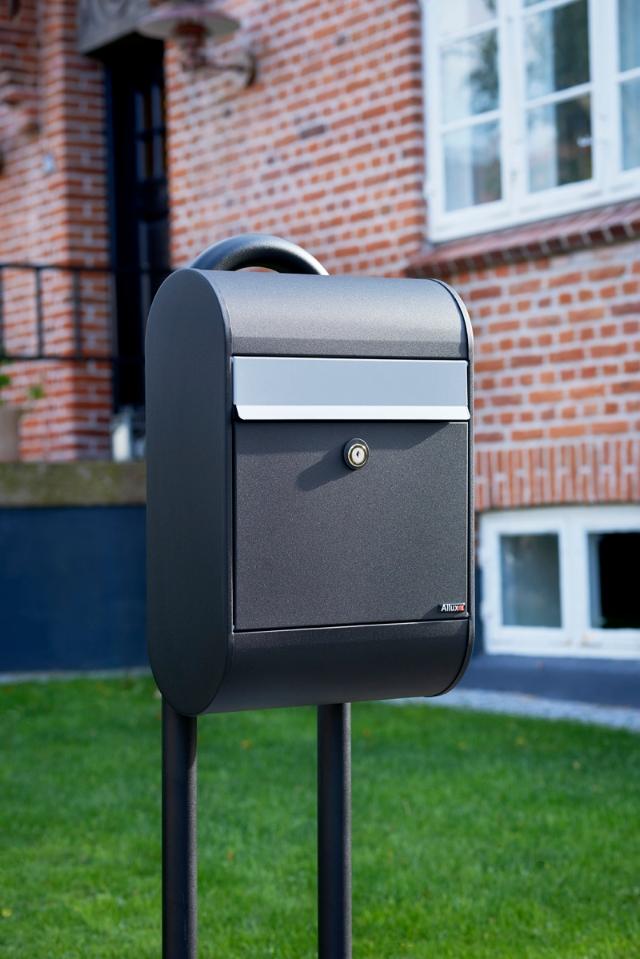 Allux 5000 Black with aluminum gray flap