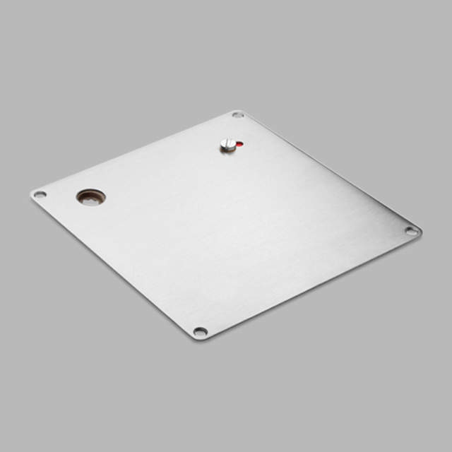 d-linienförmiges Schild mit Griffloch und Toilettenmarkierung., V