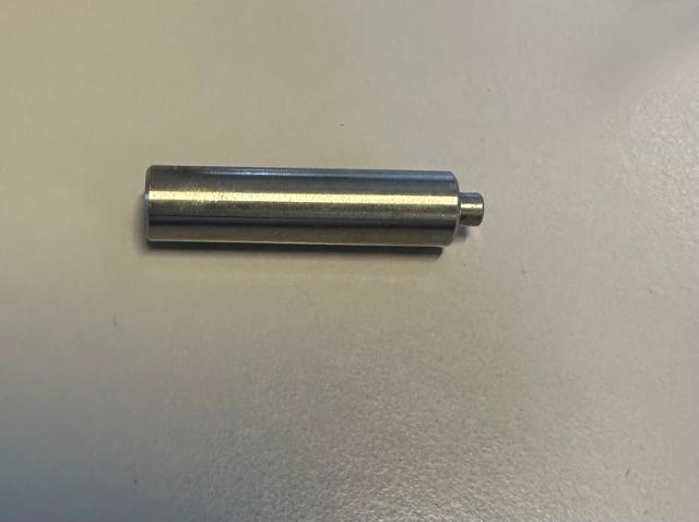 Locking pin for 5649