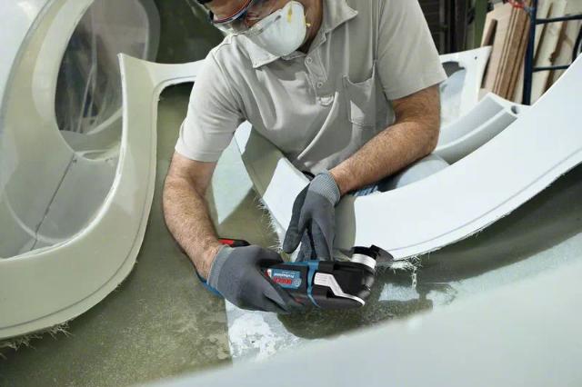 Bosch battery multicutter GOP 18V-28 Solo in cardboard box