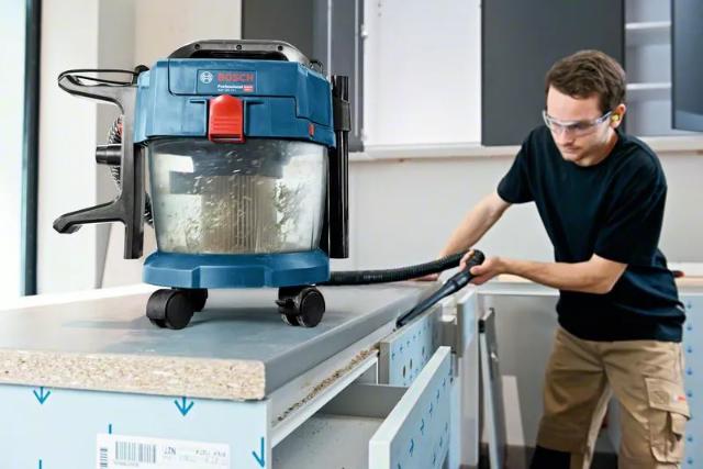 Bosch dry/wet vacuum cleaner GAS 18V-10 L, with accessories