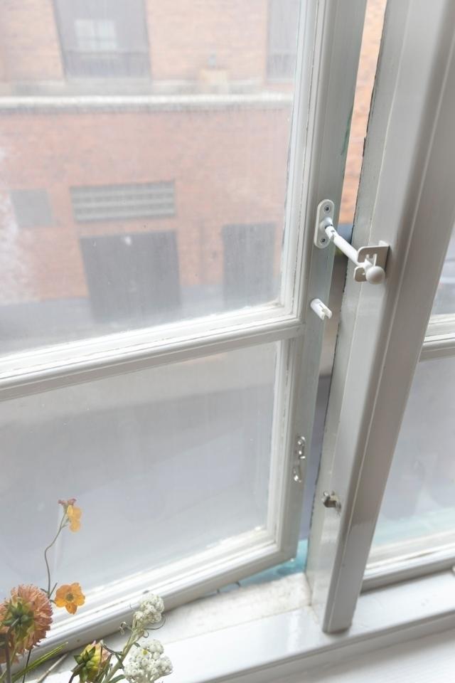 SECURITY MOUNT SAFE WHITE